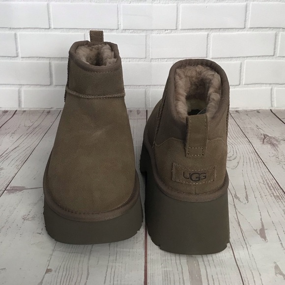 UGG CLASSIC ULTRA MINI NEW HEIGHT BOOT - Picture 3 of 7